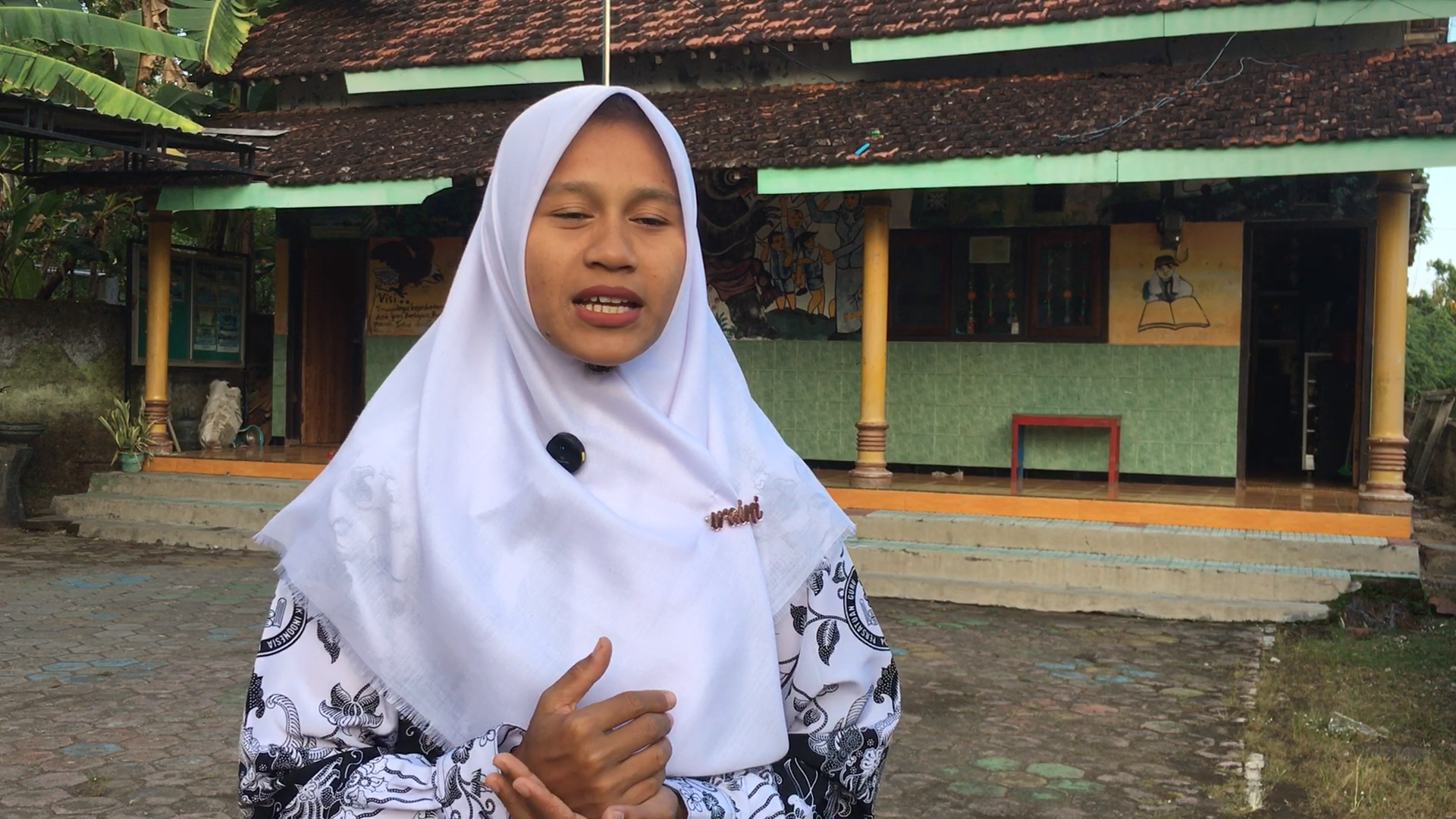 menyanyi bersama